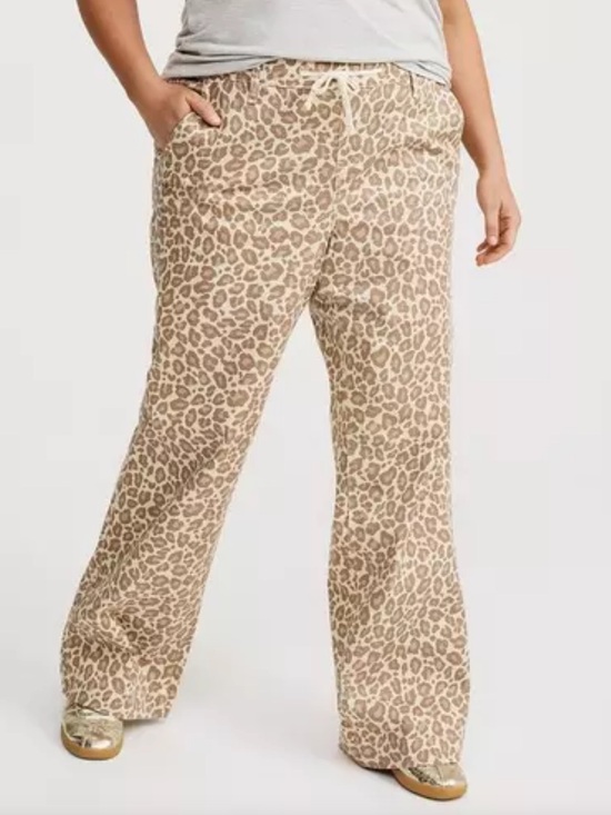 Torrid Pants - Torrid Weekend Mid-Rise Wide-Leg Pant Monday Leopard Print Size 1S/14-16/1X